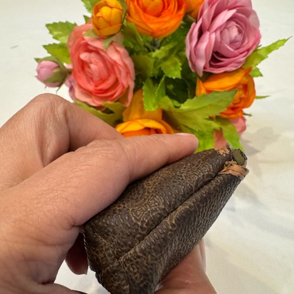 Authentic Celine small coin wallet - Picture 5 of 9